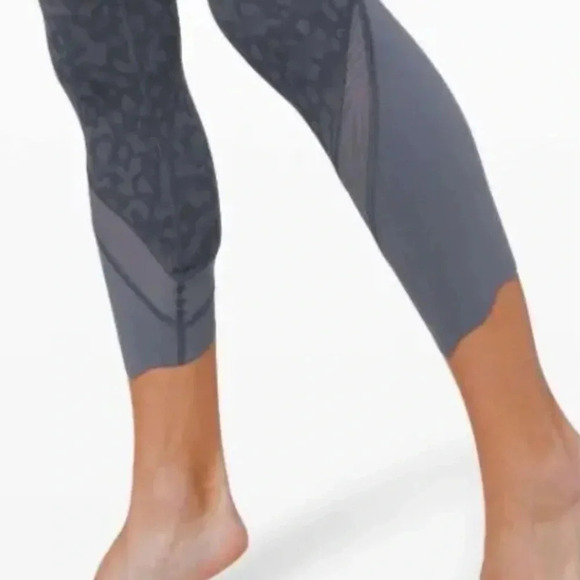 Lululemon Wunder Under High-Rise Roll Down Full-On Luxtreme Leggings - Picture 4 of 11